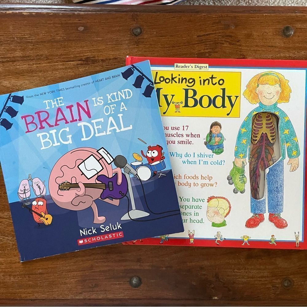 Bundle of 2 Human Body Science Books - Brain and Look Into My Body